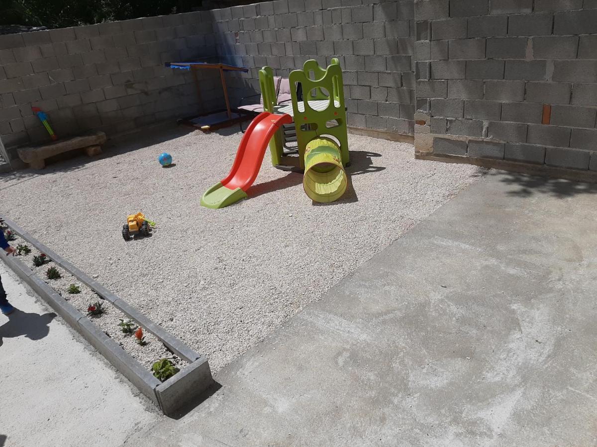 Pridraga Ferienhaus Karlo מראה חיצוני תמונה
